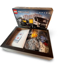 42175 Volvo FMX LKW mit EC230 Electric Raupenbagger